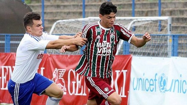 Ayrton Lucas v Praze na stadionu Admiry v utkání s maďarským Vasasem. Ayrton Lucas v Praze na stadionu Admiry v utkání s maďarským Vasasem.