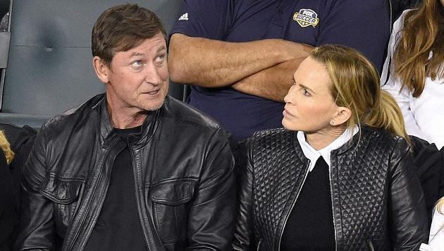 Wayne Gretzky se svou ženou Janet. Wayne Gretzky se svou ženou Janet.