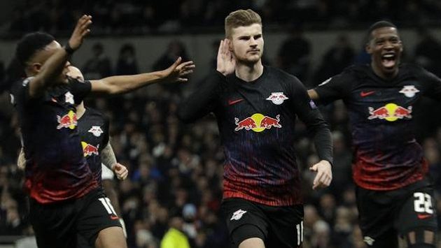 Timo Werner slaví úvodní branku utkání Timo Werner slaví úvodní branku utkání