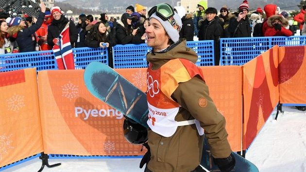 Snowboardista Petr Horák při olympijské jízdě. Snowboardista Petr Horák při olympijské jízdě.