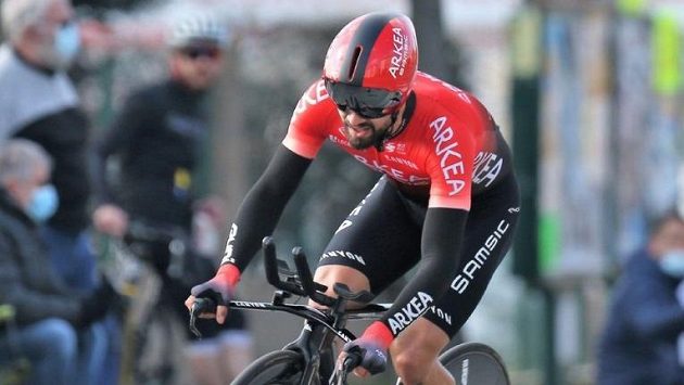 Francouzský silniční cyklista Nacer Bouhanni Francouzský silniční cyklista Nacer Bouhanni