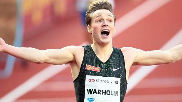 Karsten Warholm předvedl parádní výkon. Karsten Warholm předvedl parádní výkon.