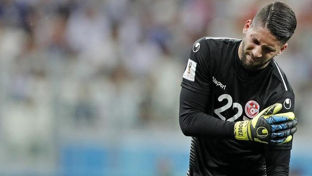 Fotbalisté Tuniska přišli na mistrovství světa o brankářskou jedničku Muizze Hasana. Ten je zraněný. Fotbalisté Tuniska přišli na mistrovství světa o brankářskou jedničku Muizze Hasana. Ten je zraněný.