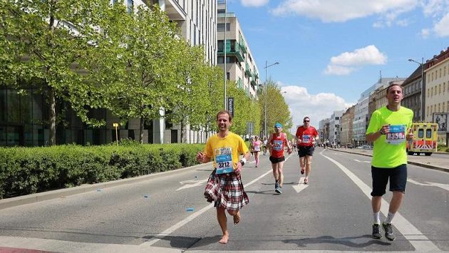 Tomáš Zahálka - už jen pár kilometrů a bude cííííl. Tomáš Zahálka - už jen pár kilometrů a bude cííííl.