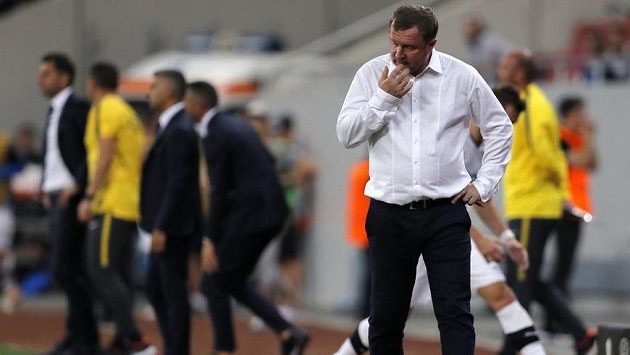 Trenér Viktorie Plzeň Pavel Vrba při zápase s FCSB. Trenér Viktorie Plzeň Pavel Vrba při zápase s FCSB.