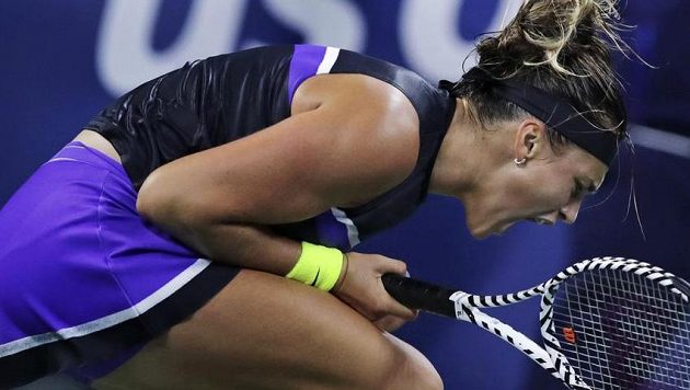 Aryna Sabalenková se raduje z vítězného míče Aryna Sabalenková se raduje z vítězného míče
