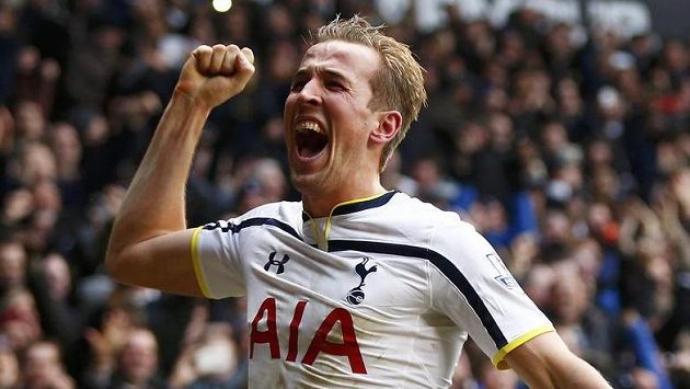 Harry Kane z Tottenhamu Hotspur se raduje z druhého gólu do sítě Arsenalu. Harry Kane z Tottenhamu Hotspur se raduje z druhého gólu do sítě Arsenalu.