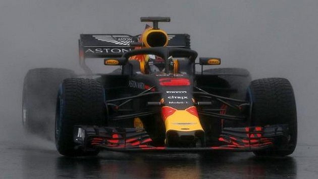 Australan Daniele Ricciardo na testech v Montmelu. Australan Daniele Ricciardo na testech v Montmelu.