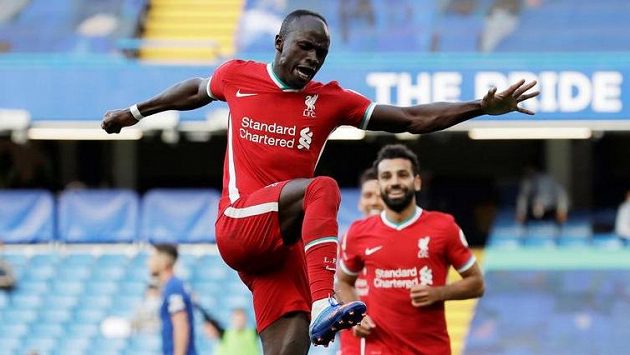 Liverpoolský Sadio Mané oslavuje svou druhou trefu do sítě Chelsea. (ilustrační foto) Liverpoolský Sadio Mané oslavuje svou druhou trefu do sítě Chelsea. (ilustrační foto)