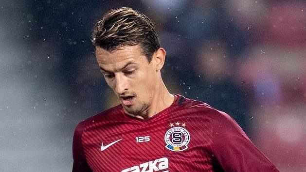 Sparťan Vukadin Vukadinovič během utkání s Mladou Boleslaví. Sparťan Vukadin Vukadinovič během utkání s Mladou Boleslaví.