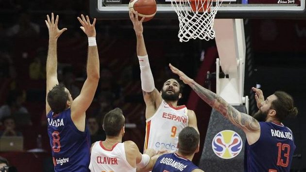 Španělští basketbalisté si poradili se Srbskem Španělští basketbalisté si poradili se Srbskem