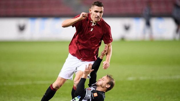 David Pavelka ze Sparty Praha a Patrik Čavoš z Českých Budějovic. David Pavelka ze Sparty Praha a Patrik Čavoš z Českých Budějovic.