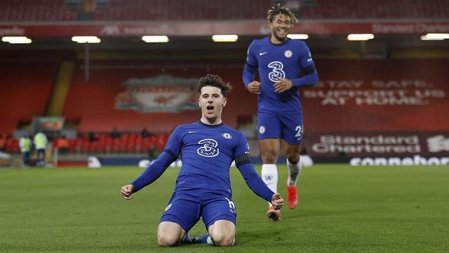 Mason Mount z Chelsea se raduje z gólu proti Liverpoolu. Mason Mount z Chelsea se raduje z gólu proti Liverpoolu.