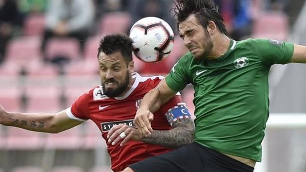 Zleva Lukáš Magera z Brna a Jaroslav Tregler z Příbrami. Zleva Lukáš Magera z Brna a Jaroslav Tregler z Příbrami.