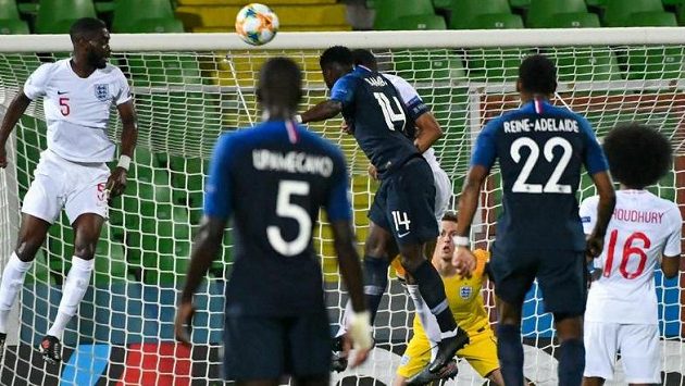 Francoužští fotbalisté otočili zápas dvěma góly v závěru Francoužští fotbalisté otočili zápas dvěma góly v závěru