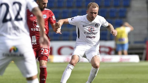 Michal Kadlec mohl být se svým výkonem po návratu do Slovácka spokojen Michal Kadlec mohl být se svým výkonem po návratu do Slovácka spokojen