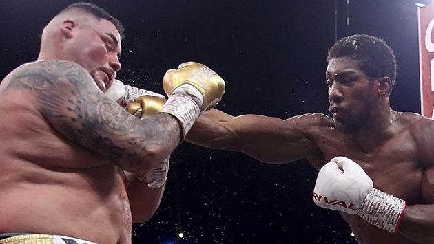 Andy Ruiz v souboji s Anthony Joshuou Andy Ruiz v souboji s Anthony Joshuou