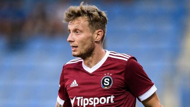 Ladislav Krejčí ze Sparty Praha během sobotního utkání v Liberci. Ladislav Krejčí ze Sparty Praha během sobotního utkání v Liberci.