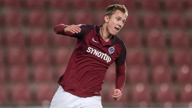 Sparťanský útočník Lukáš Juliš slaví vyrovnávací gól proti Brnu. Sparťanský útočník Lukáš Juliš slaví vyrovnávací gól proti Brnu.