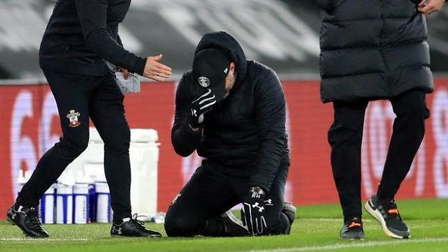 Trenér fotbalistů Southamptonu Ralph Hasenhüttl byl po výhře nad Liverpoolem dojatý, po zápase chválil přístup svých svěřenců. Trenér fotbalistů Southamptonu Ralph Hasenhüttl byl po výhře nad Liverpoolem dojatý, po zápase chválil přístup svých svěřenců.