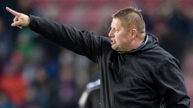 Trenér Mladé Boleslavi Petr Čuhel si duel na Spartě vytrpěl... Trenér Mladé Boleslavi Petr Čuhel si duel na Spartě vytrpěl...