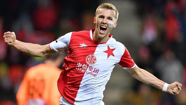 Tomáš Souček se raduje po gólu z penalty proti Teplicím. Tomáš Souček se raduje po gólu z penalty proti Teplicím.