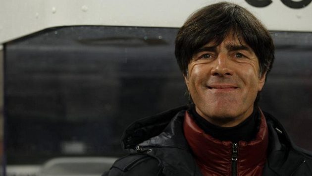 Joachim Löw zůstane u německé reprezentace i po MS v Brazílii. Joachim Löw zůstane u německé reprezentace i po MS v Brazílii.