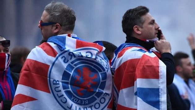 Fanoušci Glasgow Rangers (ilustrační foto) Fanoušci Glasgow Rangers (ilustrační foto)