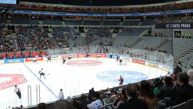 Na hokejové zápasy bude moci maximálně sto fanoušků Na hokejové zápasy bude moci maximálně sto fanoušků