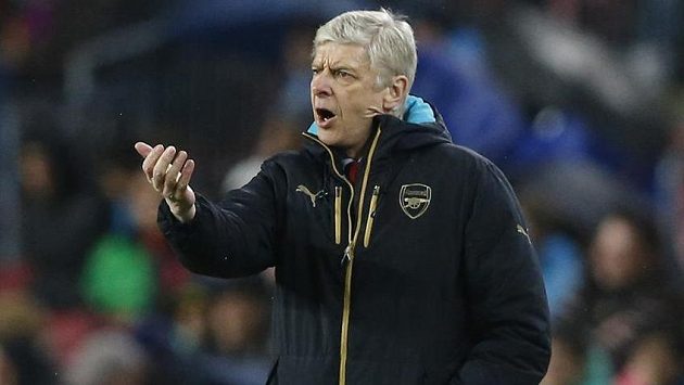 Arséne Wenger zřejmě zůstane na lavičce Kanonýrů i v dalších letech. Arséne Wenger zřejmě zůstane na lavičce Kanonýrů i v dalších letech.