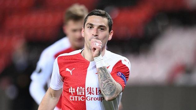 Nicolae Stanciu na archivním snímku Nicolae Stanciu na archivním snímku