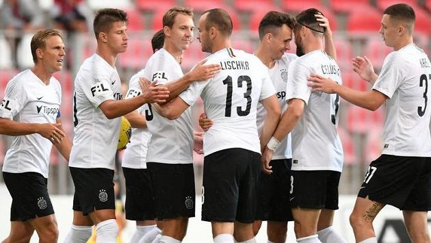 Fotbalisté Sparty slaví Vindheimův gól v Brně. A teď mohou juchat i nad postupem do Evropské ligy. Fotbalisté Sparty slaví Vindheimův gól v Brně. A teď mohou juchat i nad postupem do Evropské ligy.
