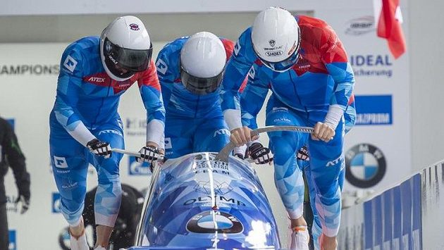Dominik Dvořák, Dominik Suchý, Jan Šindelář a Jakub Nosek z ČR na startu 1. jízdy na mistrovství světa čtyřbobu v německém Altenbergu. Dominik Dvořák, Dominik Suchý, Jan Šindelář a Jakub Nosek z ČR na startu 1. jízdy na mistrovství světa čtyřbobu v německém Altenbergu.