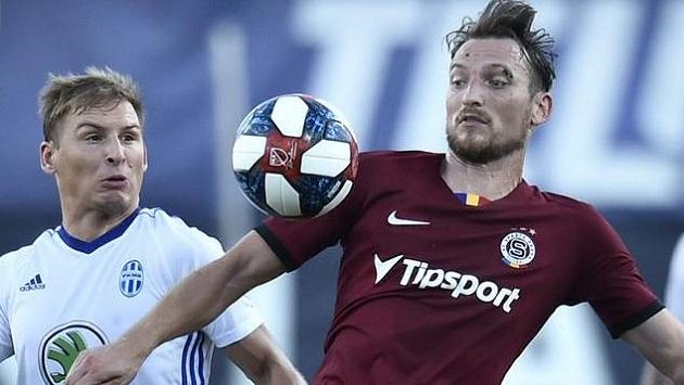 Zleva Michal Hubínek z Boleslavi a Libor Kozák ze Sparty. Zleva Michal Hubínek z Boleslavi a Libor Kozák ze Sparty.