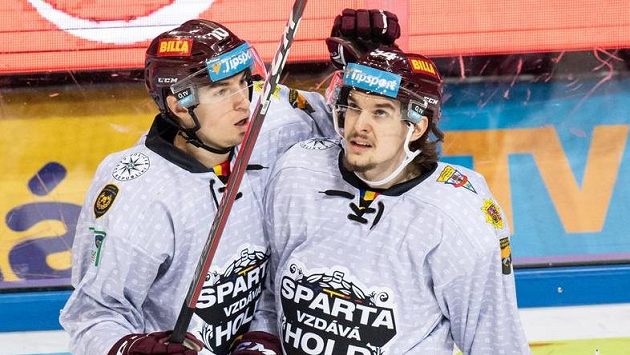 Kevin Klíma (vpravo) odchází ze Sparty na hostování do konce sezony do Hradce Králové. Kevin Klíma (vpravo) odchází ze Sparty na hostování do konce sezony do Hradce Králové.