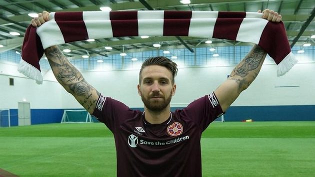 Útočník David Vaněček již v barvách Heart of Midlothian. Útočník David Vaněček již v barvách Heart of Midlothian.