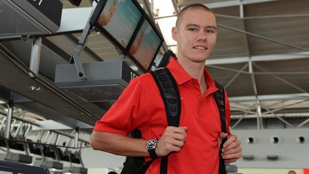 Čtvrtkař Pavel Maslák před odletem na mistrovství světa v Moskvě. Čtvrtkař Pavel Maslák před odletem na mistrovství světa v Moskvě.