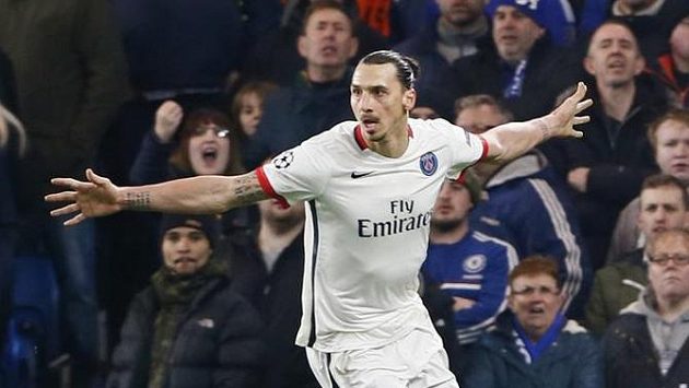 Zlatan Ibrahimovic z PSG oslavuje vítězný gól, který dal proti Chelsea v odvetě osmifinále LM. Zlatan Ibrahimovic z PSG oslavuje vítězný gól, který dal proti Chelsea v odvetě osmifinále LM.