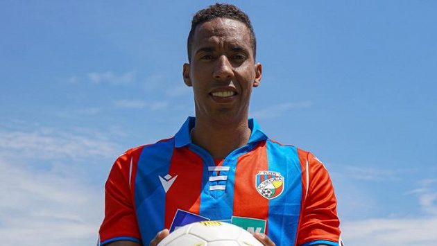 Kolumbijský levonohý křídelník Jhon Mosquera je první posilou Viktorie Plzeň. Kolumbijský levonohý křídelník Jhon Mosquera je první posilou Viktorie Plzeň.