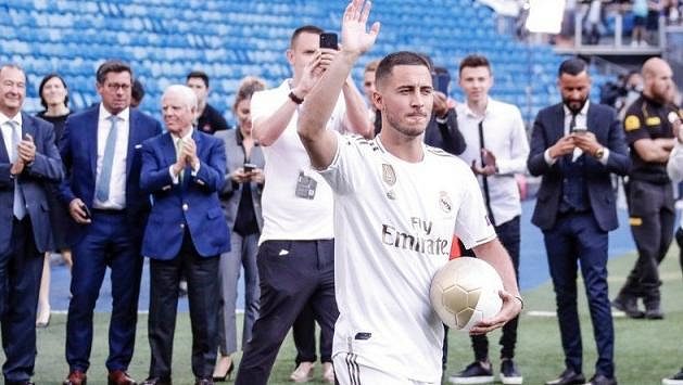 Eden Hazard se poprvé představil v dresu Realu Madrid Eden Hazard se poprvé představil v dresu Realu Madrid