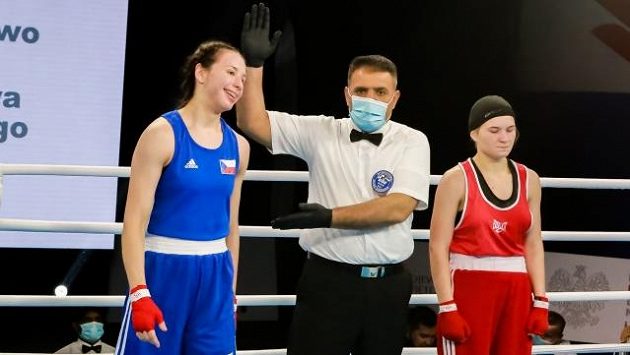 Česká boxerka Veronika Gajdova (vlevo). Česká boxerka Veronika Gajdova (vlevo).