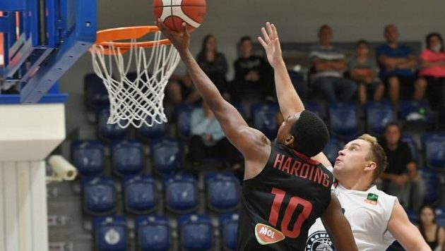 Basketbalisté Nymburku slaví další výhru (archivní foto) Basketbalisté Nymburku slaví další výhru (archivní foto)