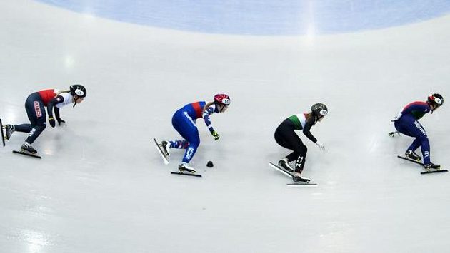 Olympijskou vítězku v rychlobruslení na krátké dráze Sim Sok-hi údajně napadl jeden z trenérů korejské reprezentace (ilustrační foto). Olympijskou vítězku v rychlobruslení na krátké dráze Sim Sok-hi údajně napadl jeden z trenérů korejské reprezentace (ilustrační foto).
