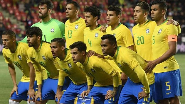 Základní sestava Brazílie. V přední řadě (zleva) Richarlison, Lucas Paquetá, Allan, Philippe Coutinho, Alex Sandro. Horní řada (zleva) Alisson Becker, Danilo, Marquinhos, Thiago Silva, Roberto Firmino, Casemiro (ilustrační foto). Základní sestava Brazílie. V přední řadě (zleva) Richarlison, Lucas Paquetá, Allan, Philippe Coutinho, Alex Sandro. Horní řada (zleva) Alisson Becker, Danilo, Marquinhos, Thiago Silva, Roberto Firmino, Casemiro (ilustrační foto).
