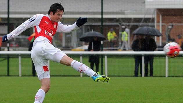 Tomáš Rosický se i po dlouhé pauze umí do míče pořádně opřít! Tomáš Rosický se i po dlouhé pauze umí do míče pořádně opřít!