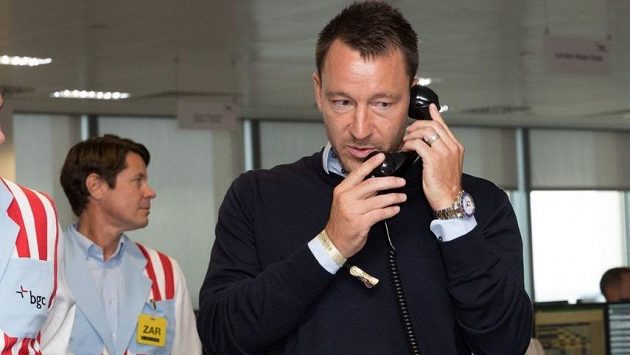 Obránce John Terry odmítl nabídku Spartaku Moskva, i když mu nabízel skoro 86 miliónů za rok. Obránce John Terry odmítl nabídku Spartaku Moskva, i když mu nabízel skoro 86 miliónů za rok.