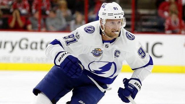 Steven Stamkos v utkání proti Carolině. Steven Stamkos v utkání proti Carolině.
