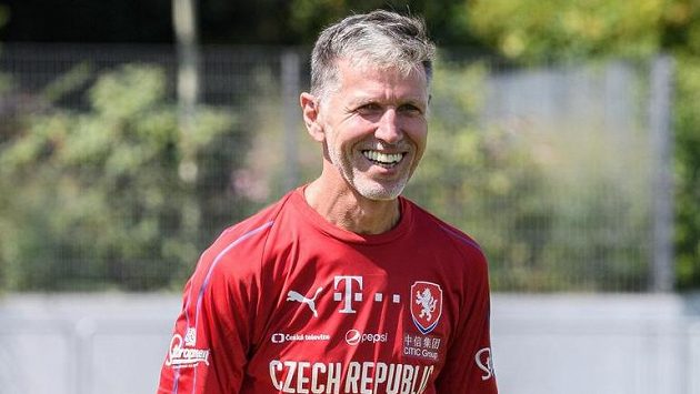 Trenér fotbalové reprezentace Jaroslav Šilhavý během tréninku Trenér fotbalové reprezentace Jaroslav Šilhavý během tréninku