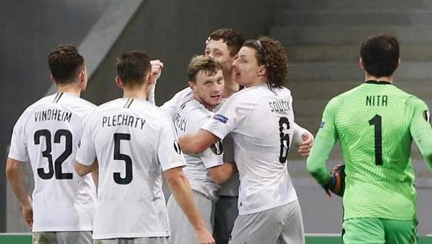 Radost Sparty z vedoucího gólu v Lille. Radost Sparty z vedoucího gólu v Lille.