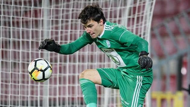 Martin Jedlička, brankář Mladé Boleslavi, během ligového debutu na Spartě. Martin Jedlička, brankář Mladé Boleslavi, během ligového debutu na Spartě.